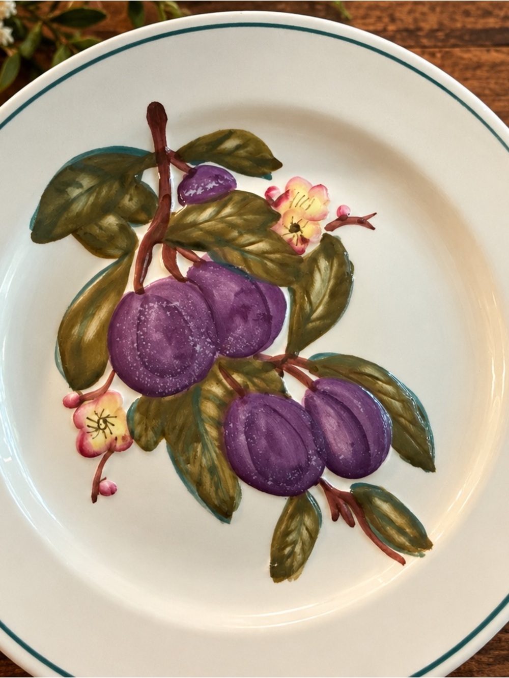 Royal Norfolk Hand Painted Purple Plum Fruit Dinner Plate Green Trim Vintage